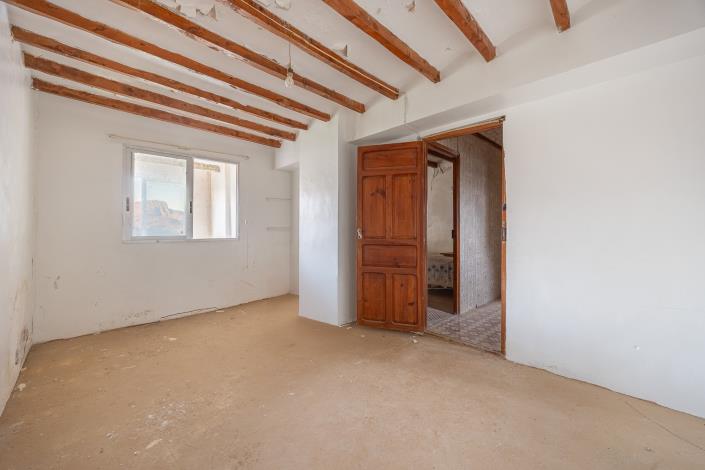 Image No.15-4 Bed Townhouse for sale