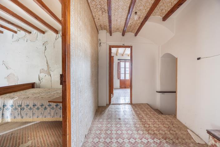 Image No.19-4 Bed Townhouse for sale