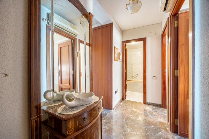 Image No.8-2 Bed Apartment for sale