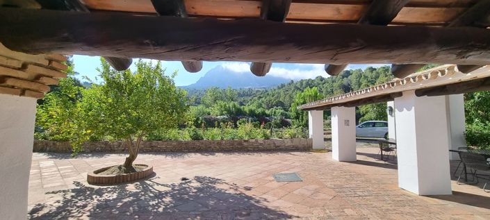 Image No.32-10 Bed Property for sale