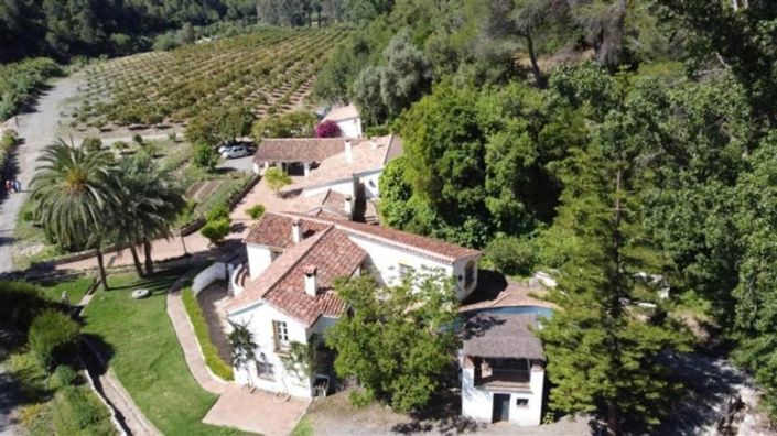 Image No.38-10 Bed Property for sale