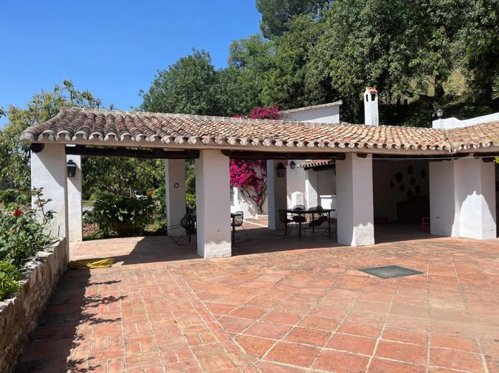 Image No.8-10 Bed Property for sale