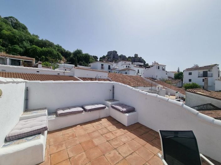 Image No.25-4 Bed Village House for sale