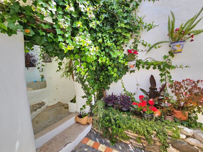 Image No.32-4 Bed Village House for sale