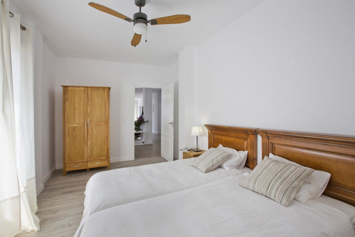 Image No.12-3 Bed Country House for sale