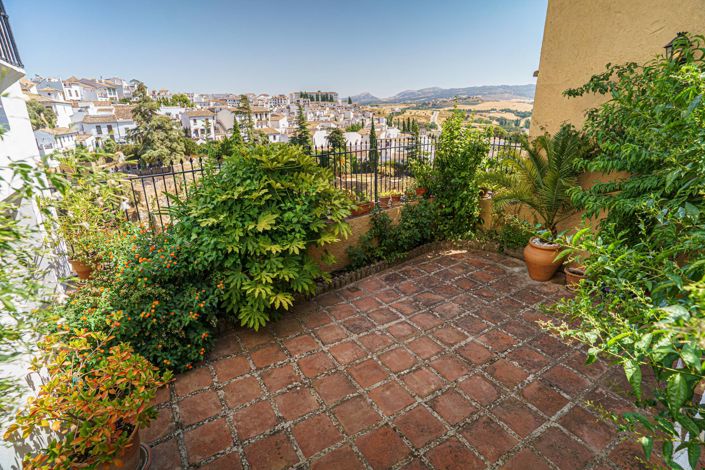 Image No.2-4 Bed Mansion for sale