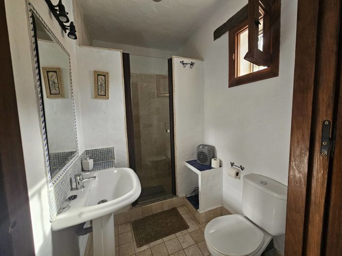 Image No.22-5 Bed Property for sale