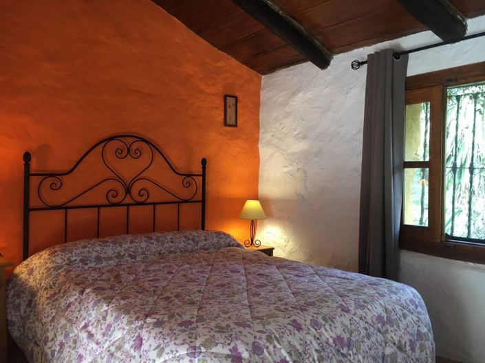 Image No.37-5 Bed Property for sale