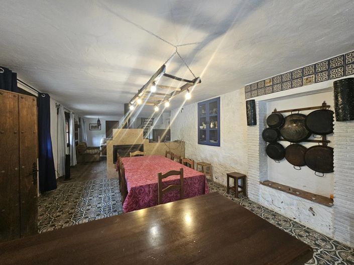 Image No.7-5 Bed Property for sale