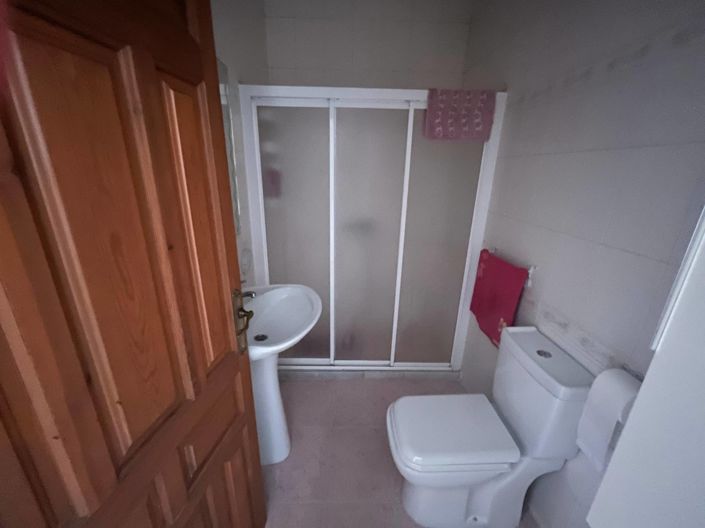 Image No.16-4 Bed Townhouse for sale