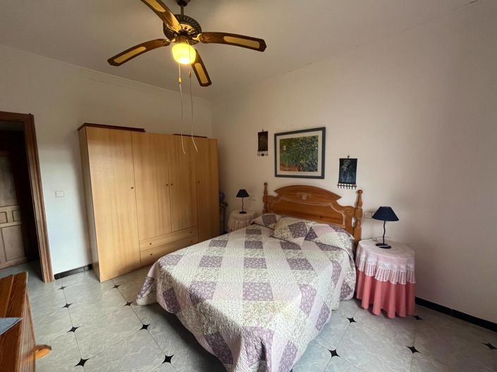 Image No.17-4 Bed Townhouse for sale