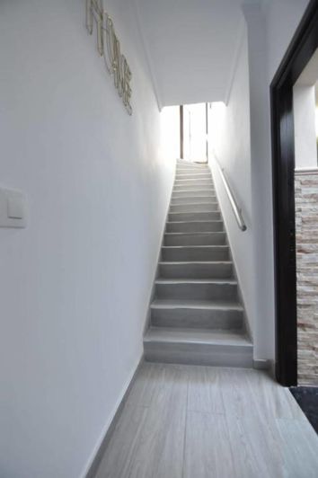 Image No.10-3 Bed Property for sale