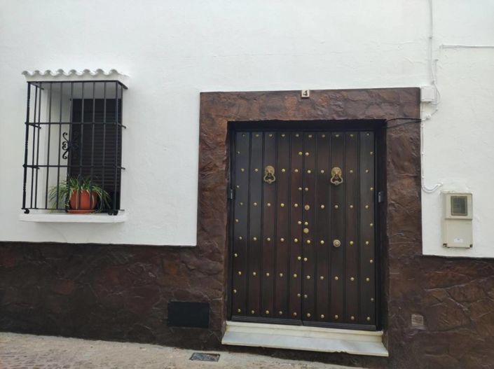 Image No.13-3 Bed Property for sale