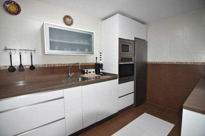 Image No.14-3 Bed Property for sale