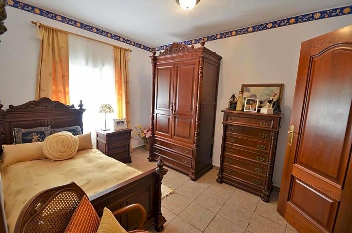 Image No.12-3 Bed Country House for sale