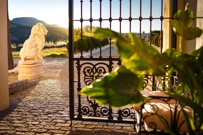 Image No.4-7 Bed Property for sale