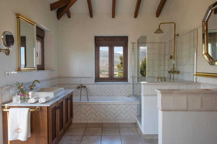 Image No.36-7 Bed Property for sale