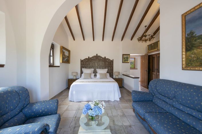 Image No.49-7 Bed Property for sale