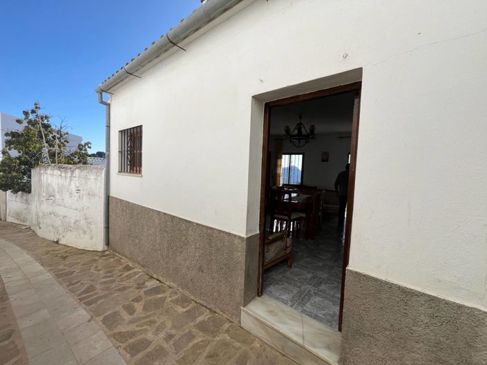 Image No.17-4 Bed Townhouse for sale