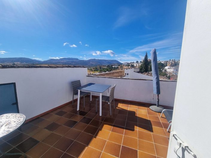 Image No.21-6 Bed Property for sale