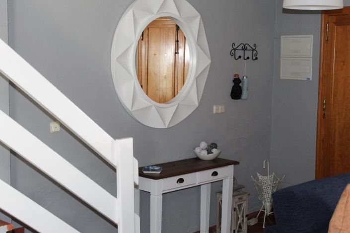 Image No.30-6 Bed Property for sale