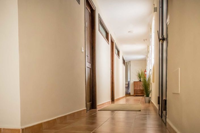 Image No.18-7 Bed Property for sale