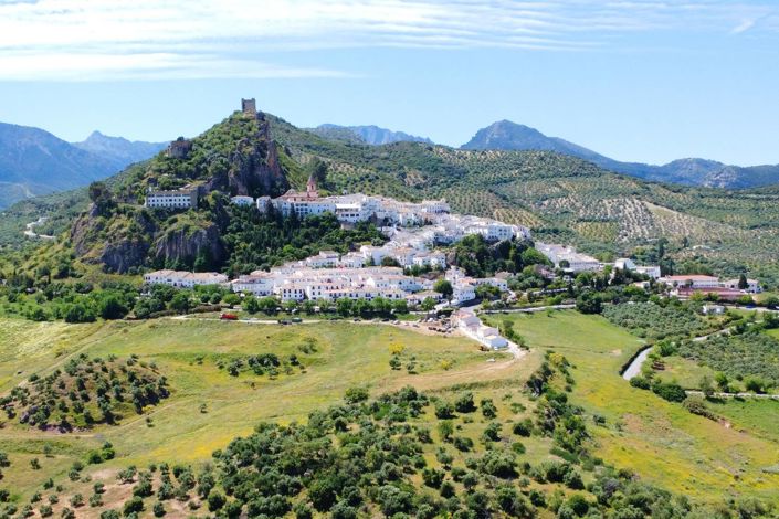 Image No.24-7 Bed Property for sale