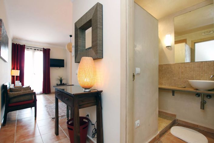 Image No.8-7 Bed Property for sale