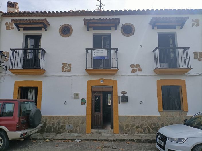 Image No.2-Maison de village de 4 chambres à vendre à Cortes de la Frontera