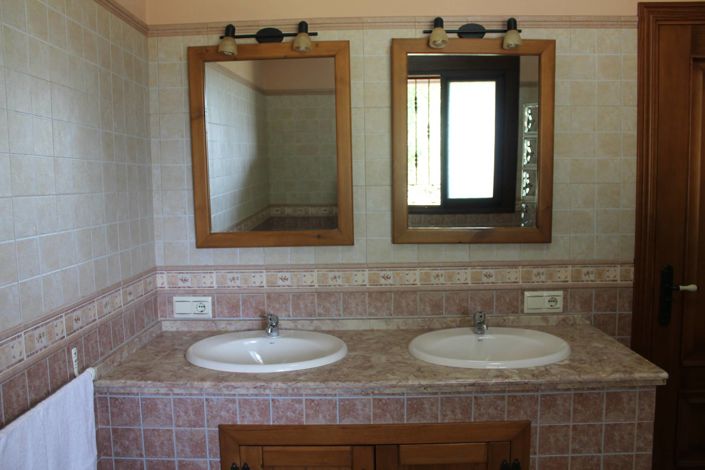 Image No.29-4 Bed Villa for sale