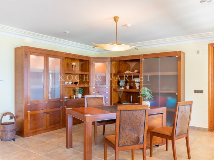 Image No.10-5 Bed Villa for sale