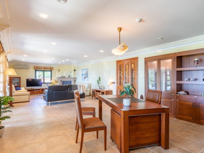 Image No.12-5 Bed Villa for sale