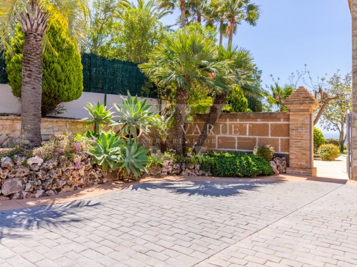 Image No.77-5 Bed Villa for sale