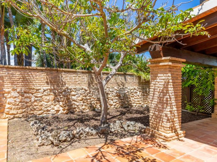 Image No.81-5 Bed Villa for sale