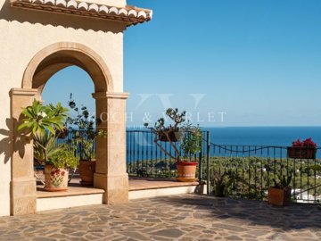 ida4557201-0000-0500-0000-000012070a42