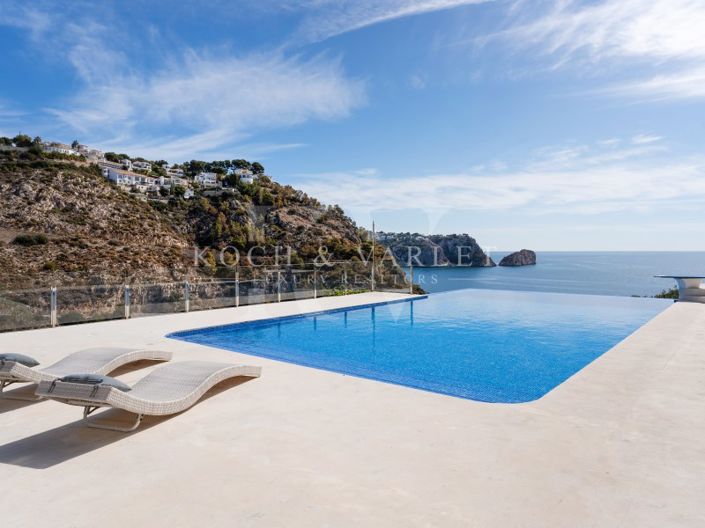 Image No.9-5 Bed Villa for sale