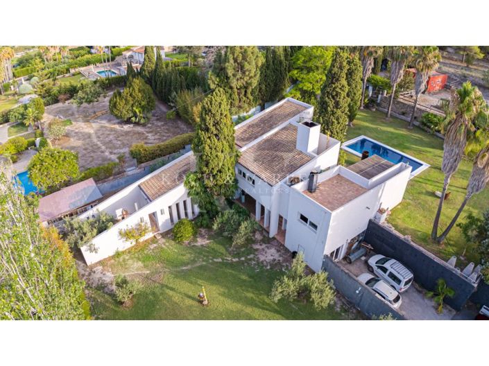 Image No.2-4 Bed Villa for sale