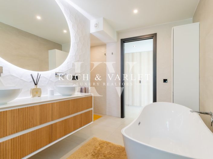 Image No.10-3 Bed Villa for sale