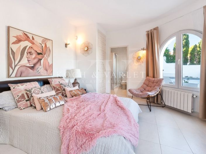 Image No.12-4 Bed Villa for sale