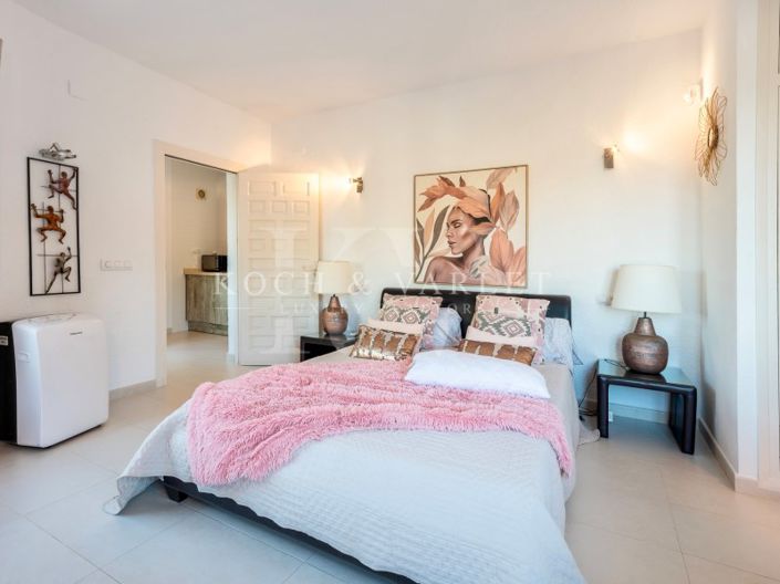 Image No.14-4 Bed Villa for sale