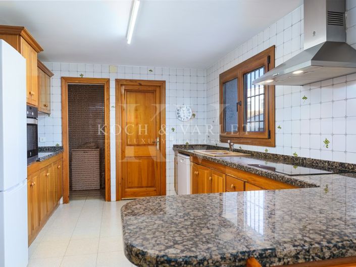 Image No.10-5 Bed Villa for sale