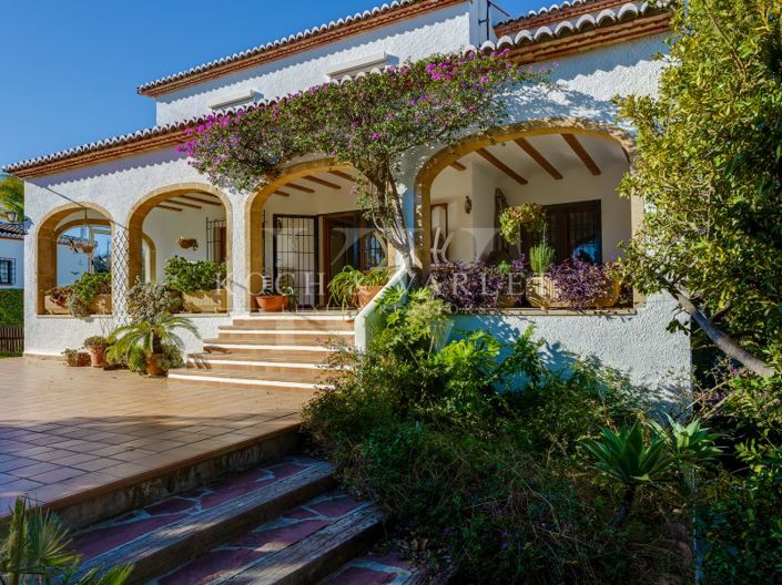 Image No.2-5 Bed Villa for sale