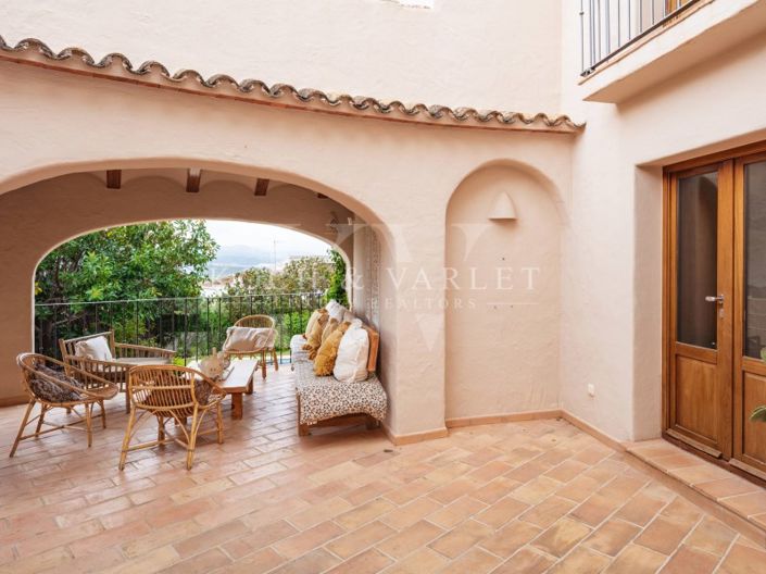 Image No.26-5 Bed Villa for sale