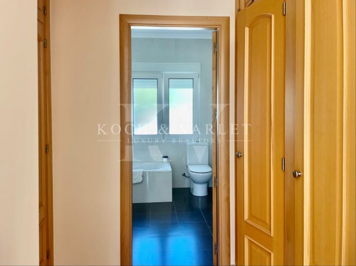 Image No.19-6 Bed Villa for sale