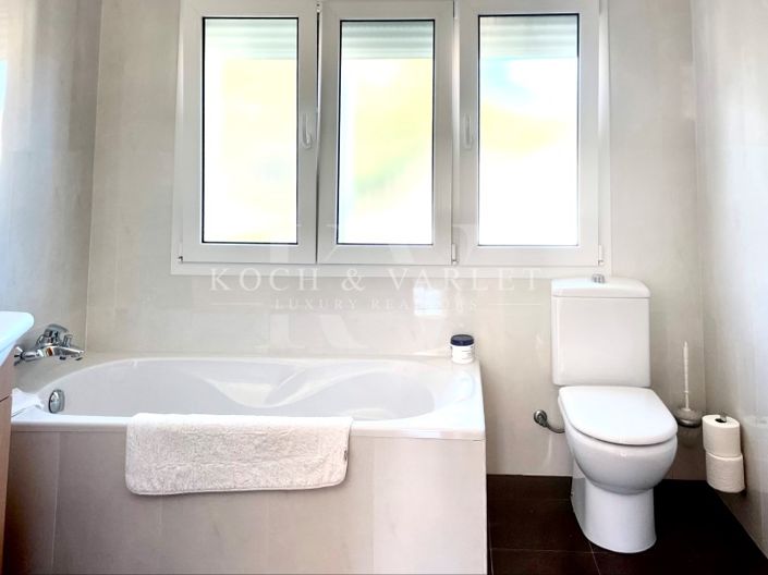 Image No.20-6 Bed Villa for sale