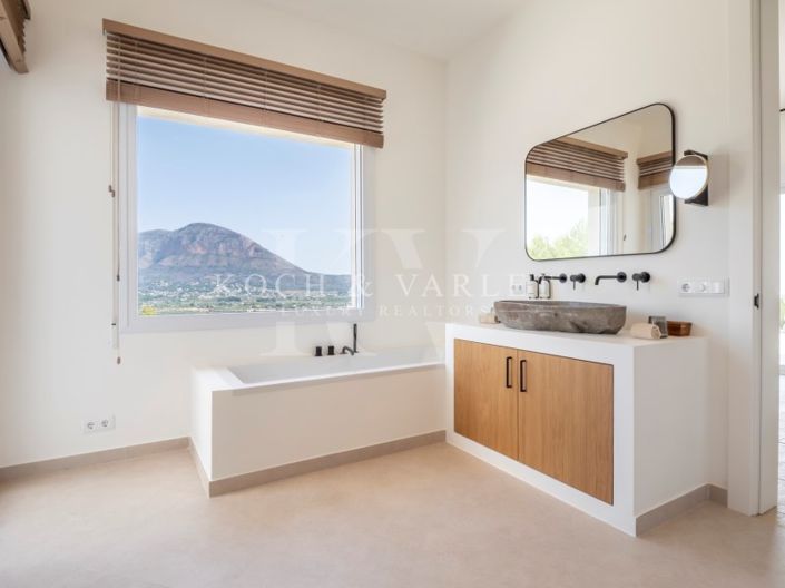 Image No.25-9 Bed Villa for sale