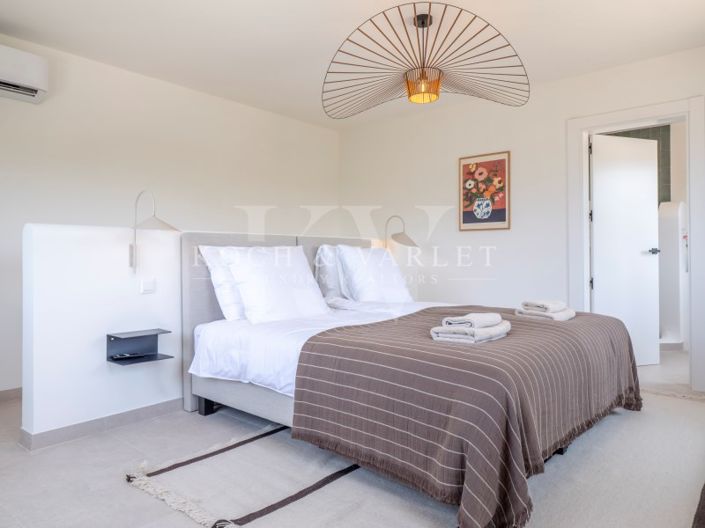 Image No.64-9 Bed Villa for sale