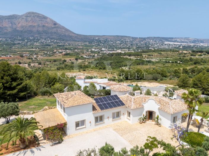 Image No.98-9 Bed Villa for sale