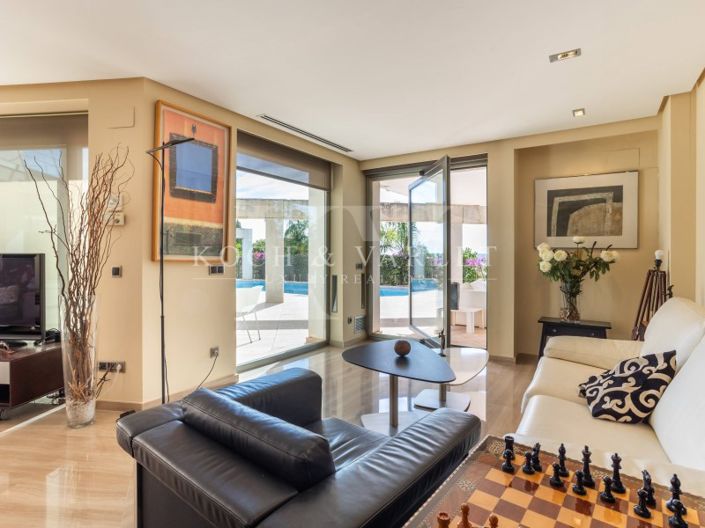 Image No.10-7 Bed Villa for sale