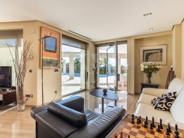 id8110a701-0000-0500-0000-000016aaad63